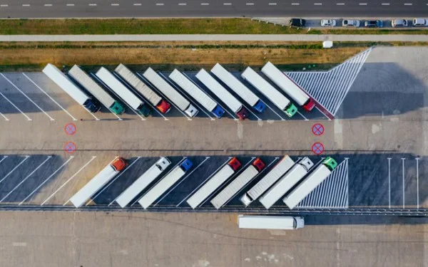 Dynamic Vehicle Tracking Through Specialized Database Integration