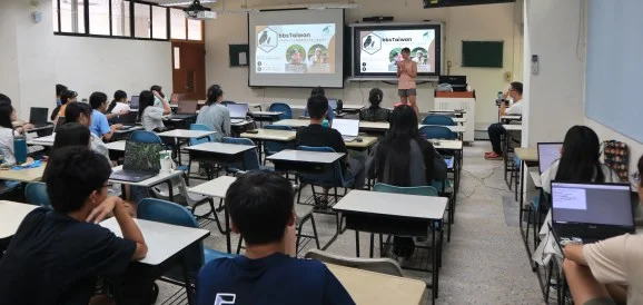 A workshop about bbsTaiwan in Taiwan for university students