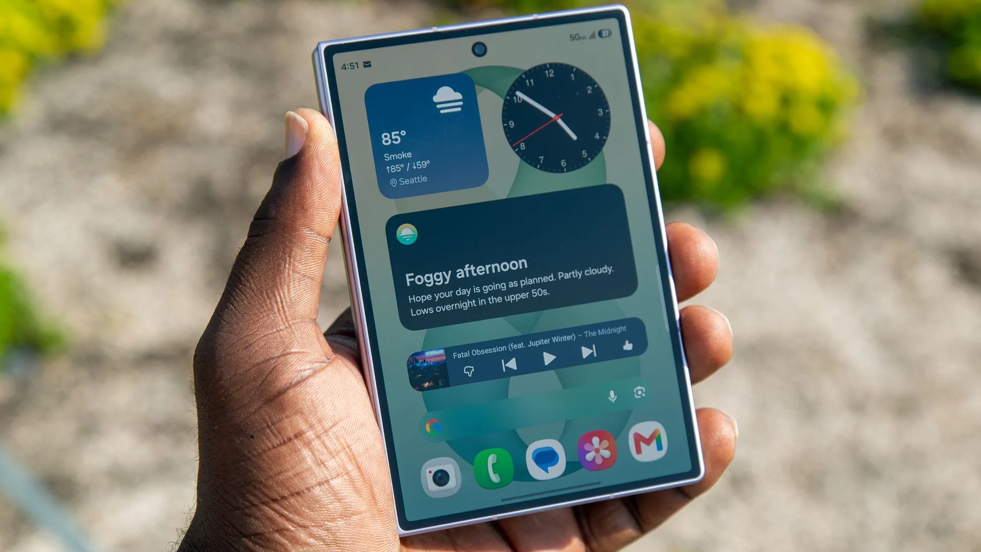 Galaxy Z Fold 8 Sales Surge Following iPhone Duo Launch