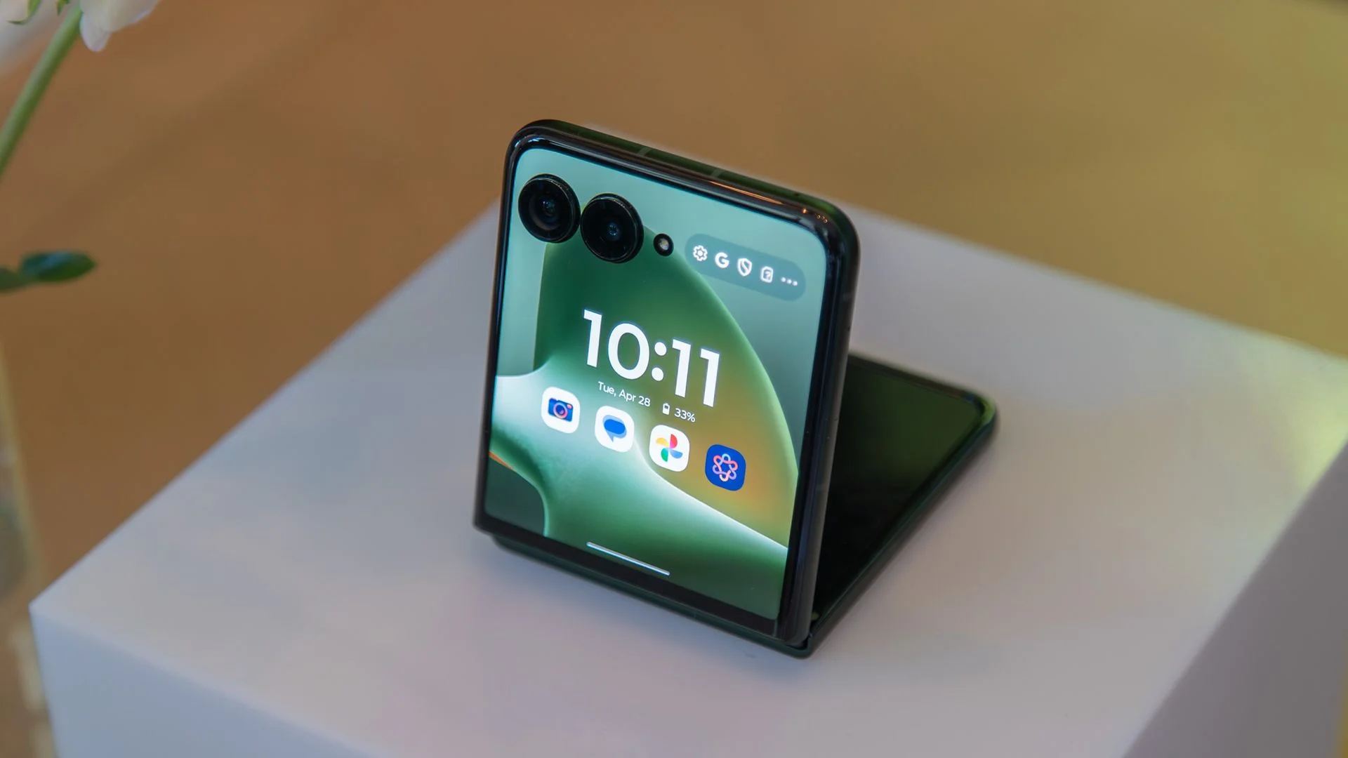 Score a Free Motorola Razr Plus (2026) with T-Mobile’s Experience Beyond Plan